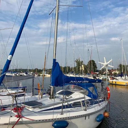 Uroczy Drewniany W Charzykowach Charzykowy