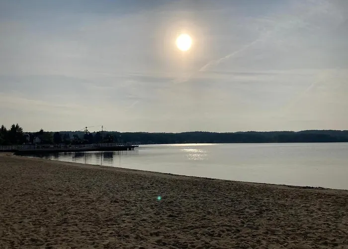 Uroczy Drewniany W Charzykowach Nyaraló