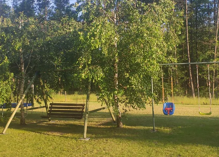 Uroczy Drewniany W Charzykowach Nyaraló